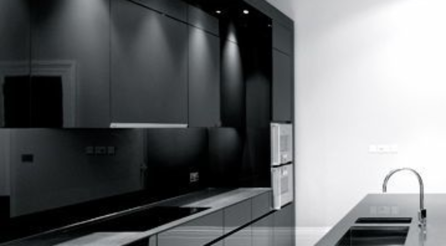 کابینت های گلاس مشکی