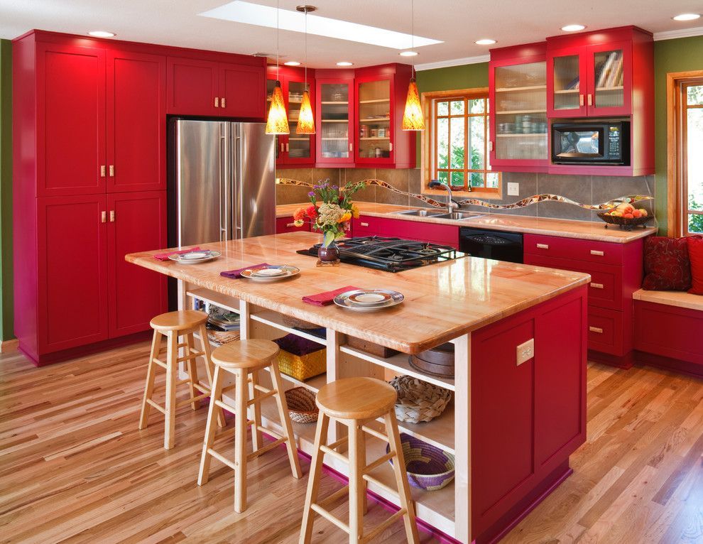گریت کابینت | شرکت کابینت آشپزخانه گریت | Wood And Red Kitchen Decoration min