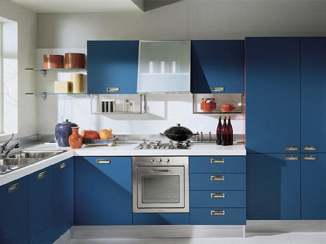 گریت کابینت | شرکت کابینت آشپزخانه گریت | blue kitchen with white accent modern design open layout beautiful stylish italian decor home impovement min 1