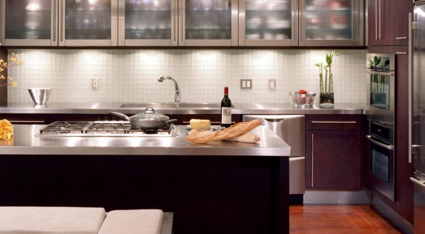 کابینت هایگلاس در دکوراسیون آبی