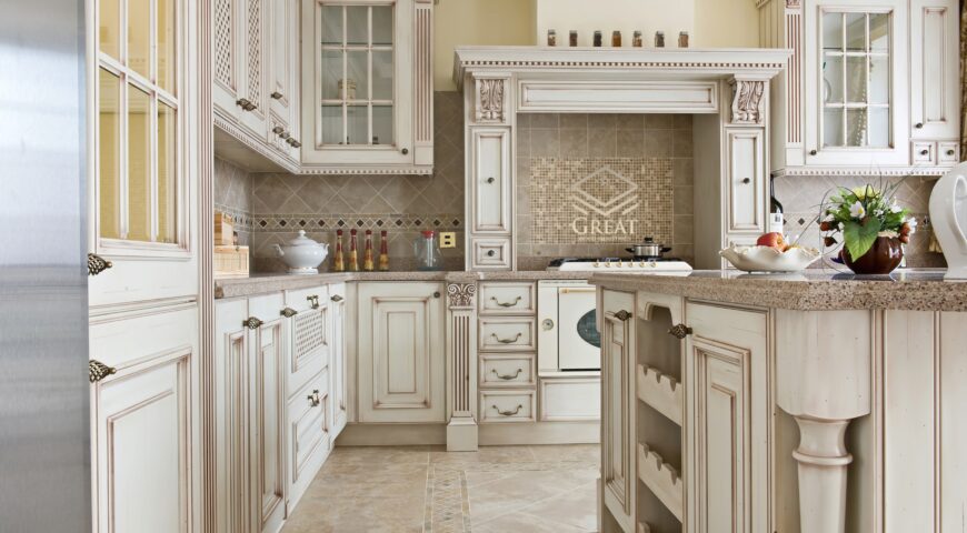 کابینت چوب طبیعی مدرن در آشپزخانه بزرگ