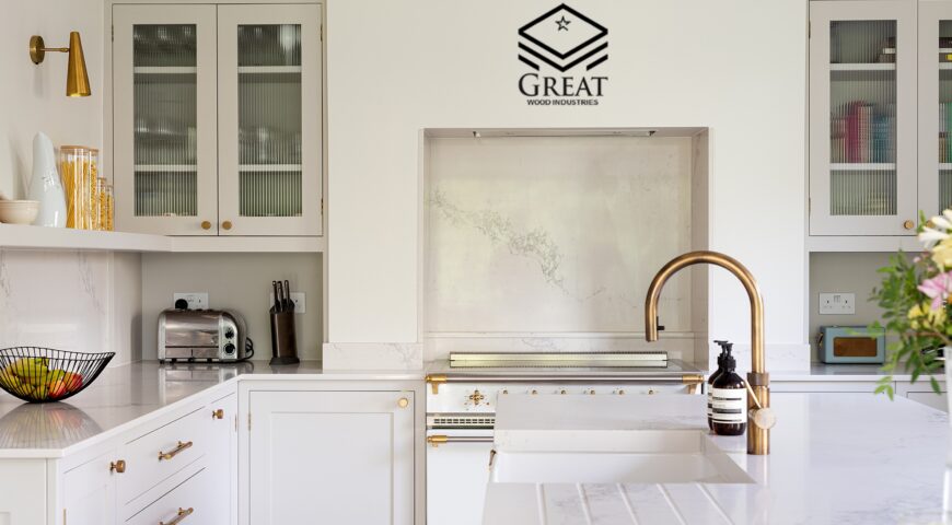 طراحی دکوراسیون آشپزخانه با کابینت لمی گلاس