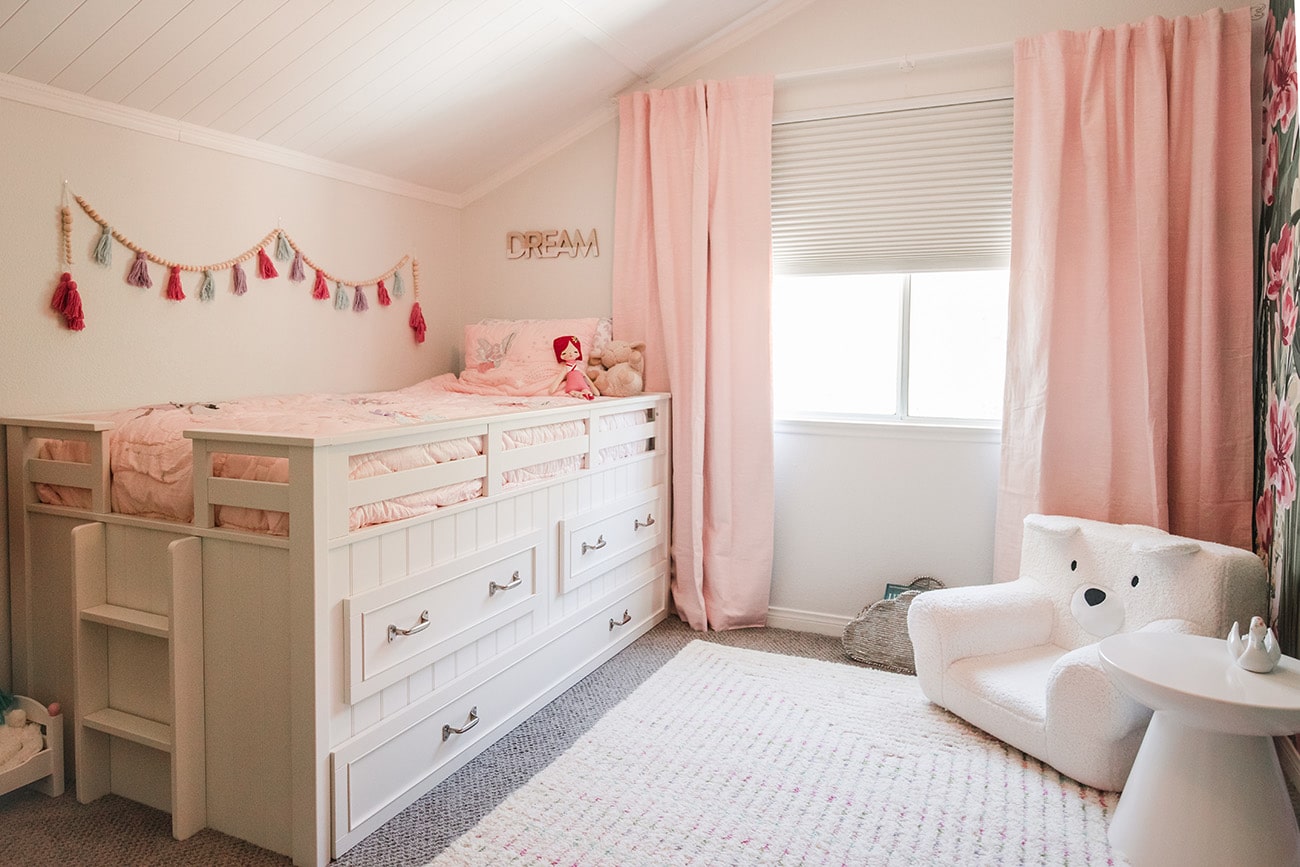 گریت کابینت | شرکت کابینت آشپزخانه گریت | Pottery Barn Kids Bedroom pink min