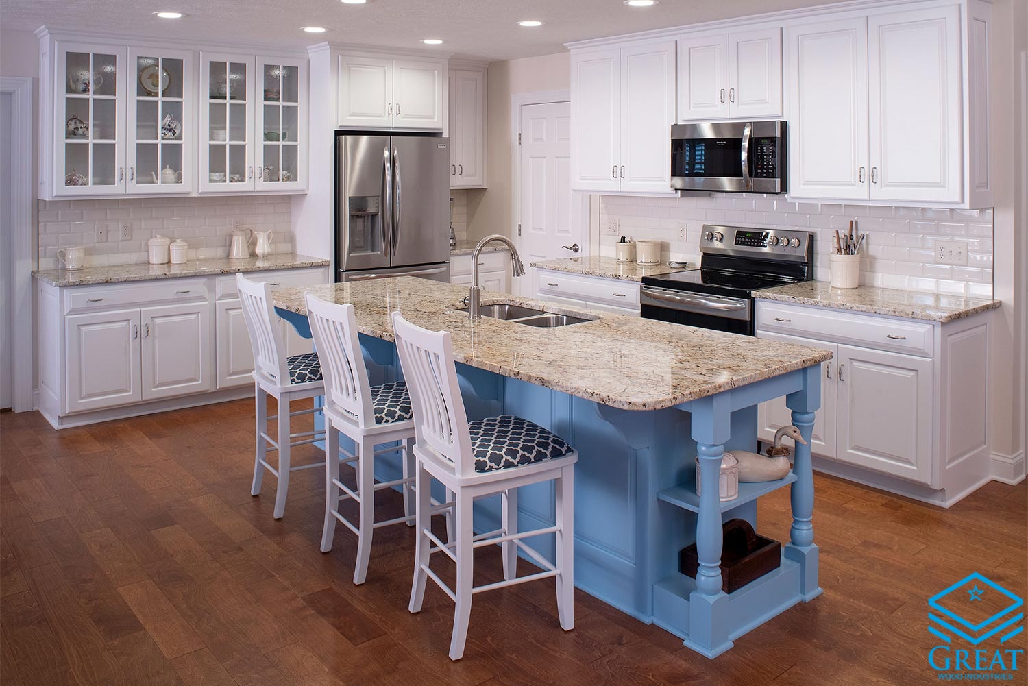 گریت کابینت | شرکت کابینت آشپزخانه گریت | amish made decor white kitchen cabinets with custom blue island ba28b319 5aaa 4eb6 b811 ea70027ddfa6