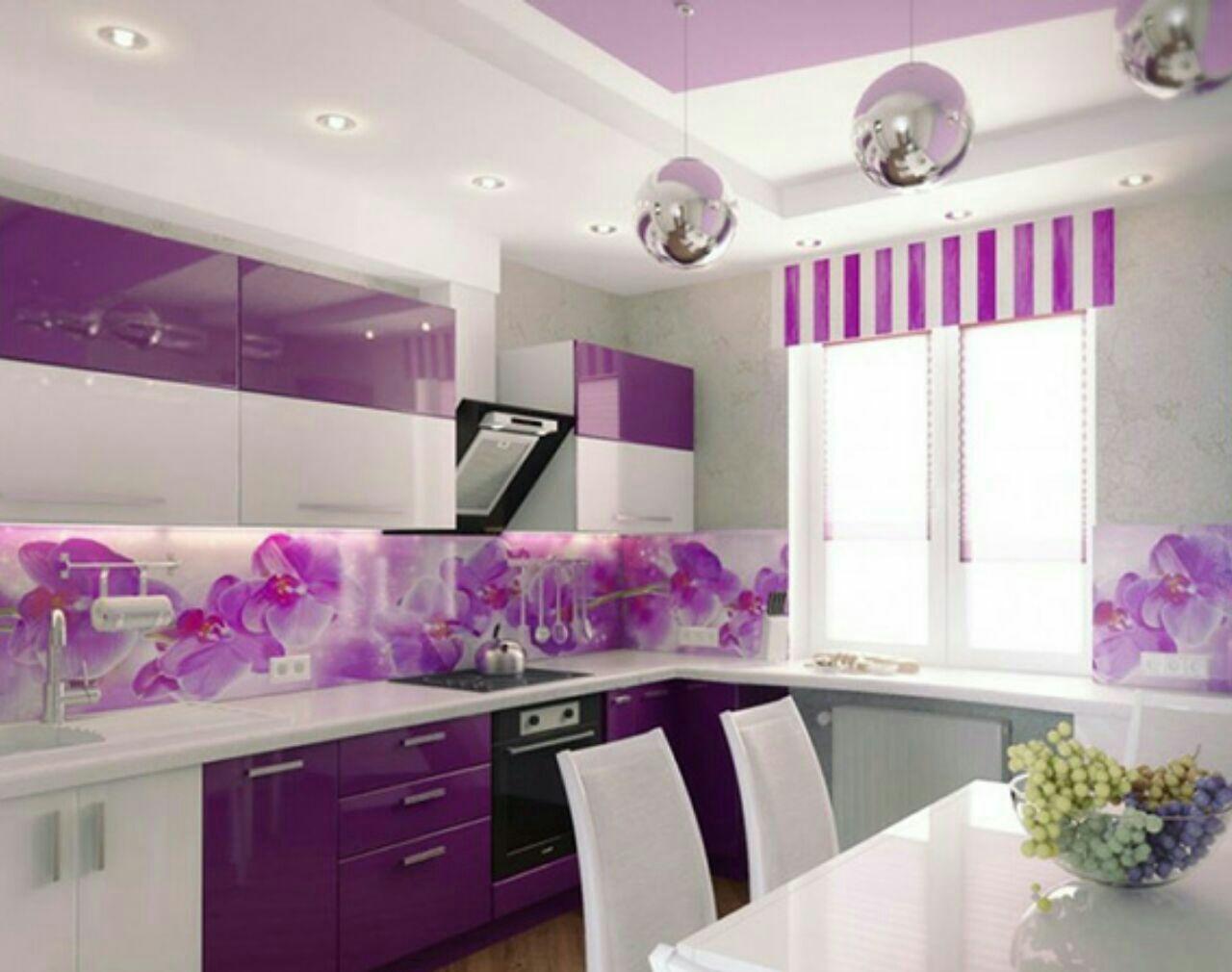 طراحی دکوراسیون آشپزخانه با رنگ بنفش